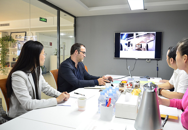 6新聞-15西班牙創始人親赴李華清設計_03-03